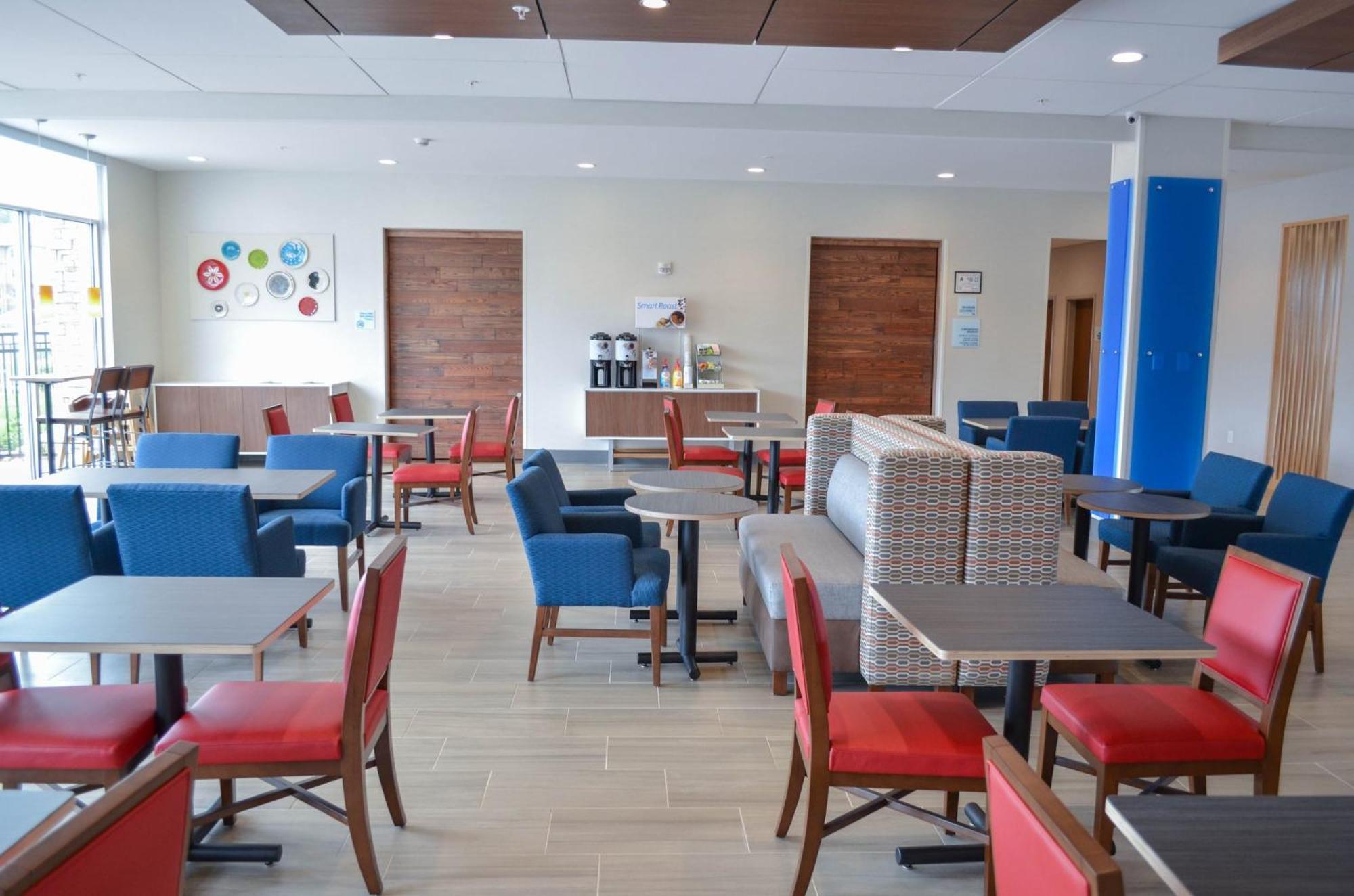 Holiday Inn Express & Suites Raleigh Airport - Brier Creek By Ihg Exteriör bild